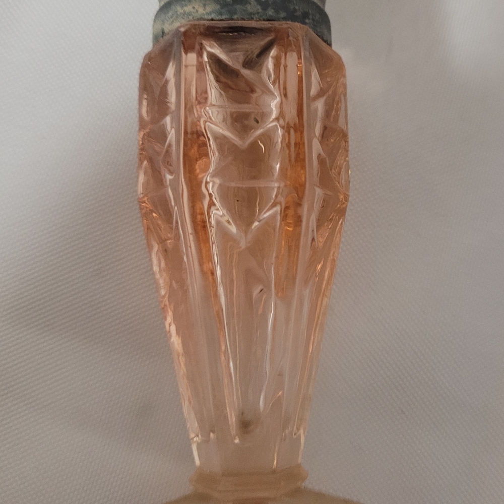 Vintage Pink Glass Salt and Pepper Shakers (109) - Picture 3 of 5